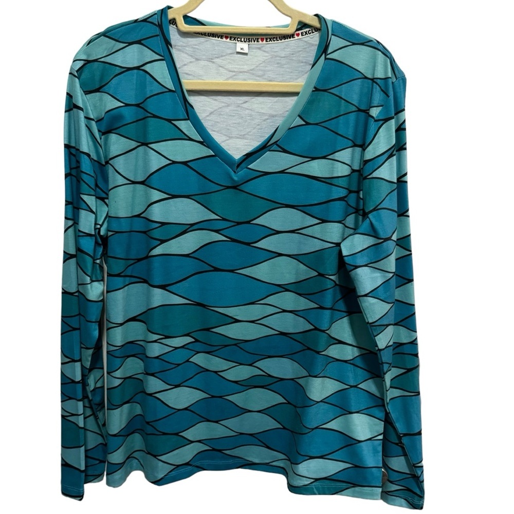 Exclusive - Long Sleeve Shades of Blue Size XL